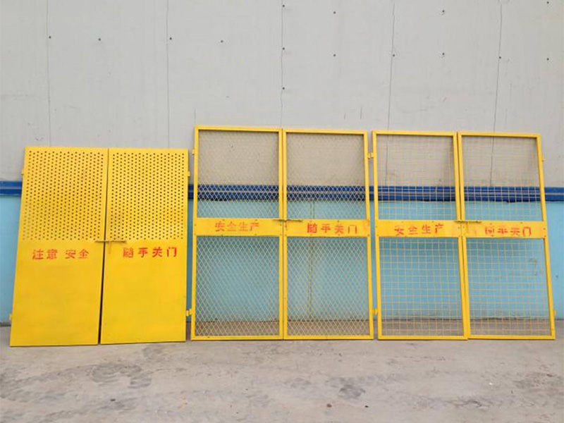 香港大润发贵宾厅电梯防护门工程案例